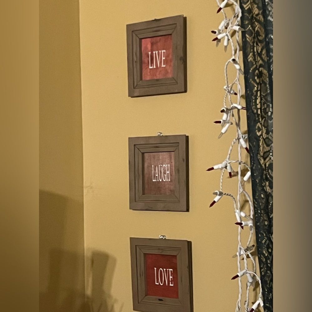 Live laugh love‎ wall decor